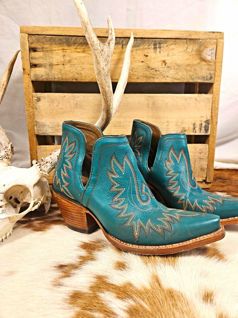 Ariat Dixon Agate Green Turquoise Leather Western Ankle Booties 10027280 Size 7B